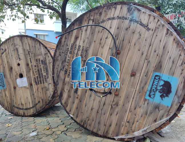 Cáp quang treo adss VINACAP