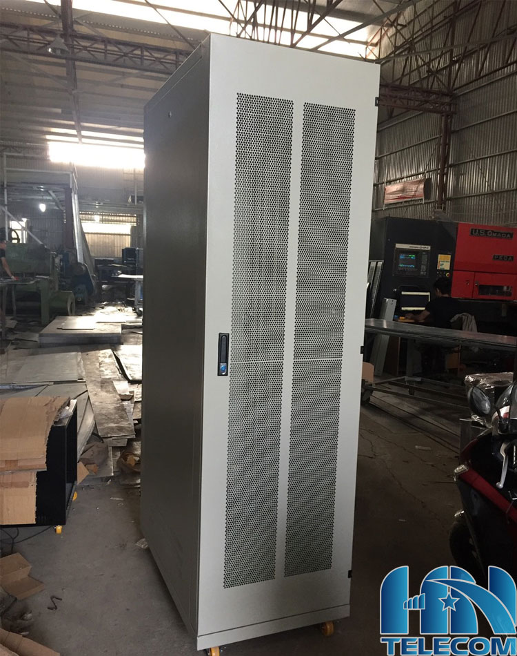 Tủ rack 42U D800