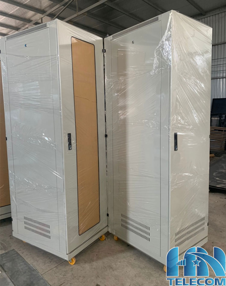 Tủ rack 42U D1200 cánh đặc