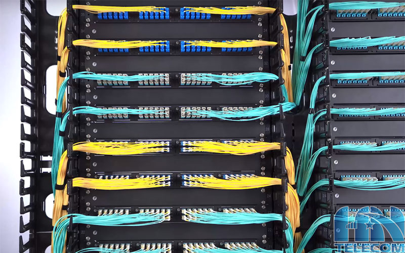 So sánh thanh quản lý cáp dọc và ngang