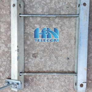 Gông treo cáp quang cột vuông đôi