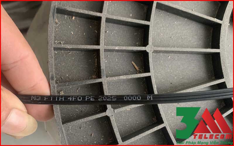 Cáp Quang bọc chặt 4Fo Singlemode Chất Lượng Cao