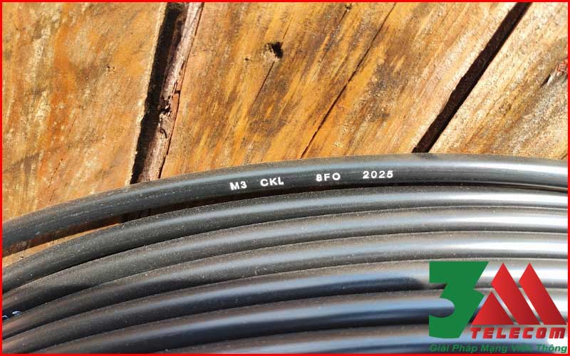 Cáp Quang Cống Kim Loại 8Fo Singlemode – Giải Pháp Truyền Dẫn Ổn Định