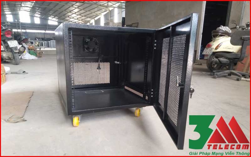 Tủ Rack 10U D500 Có Bánh Xe Thiết Kế Chắc Chắn, Dễ Di Chuyển