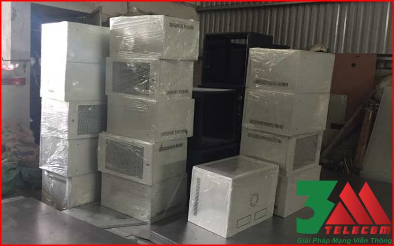 Tủ rack 3M-6U-D400 19 icnh treo tường tiết kiệm không gian