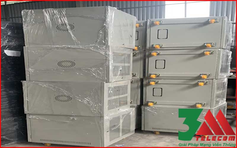 Tủ Rack 10U D500 Có Bánh Xe Thiết Kế Chắc Chắn, Dễ Di Chuyển